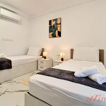 Modern 3br Near