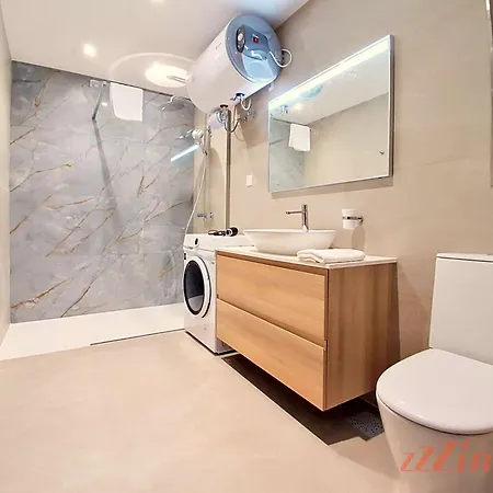 Modern 3br Near